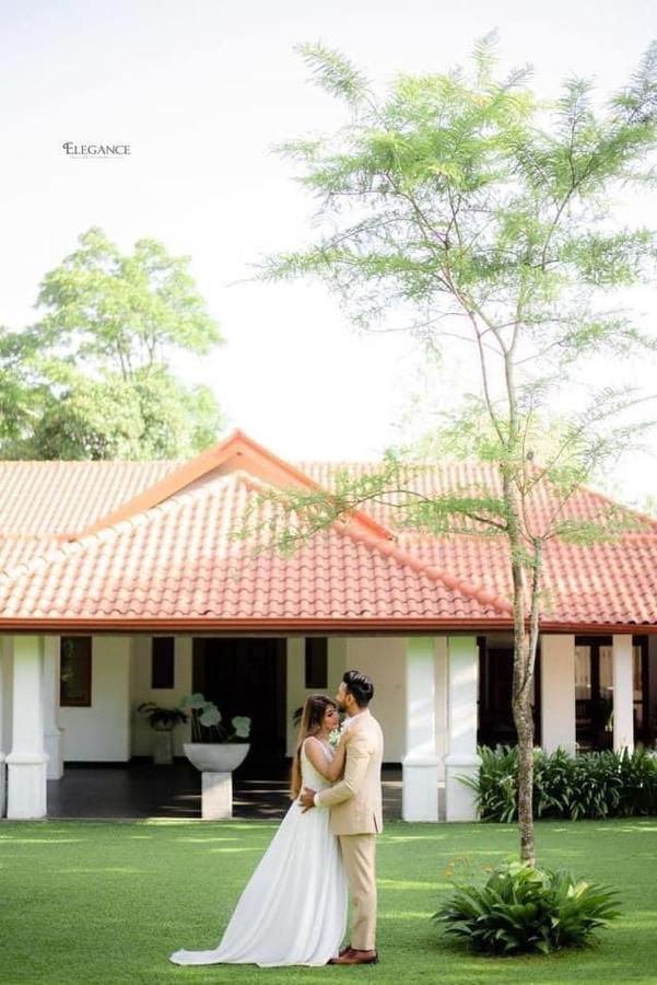 Villa Crystals Malabe Bagian luar foto
