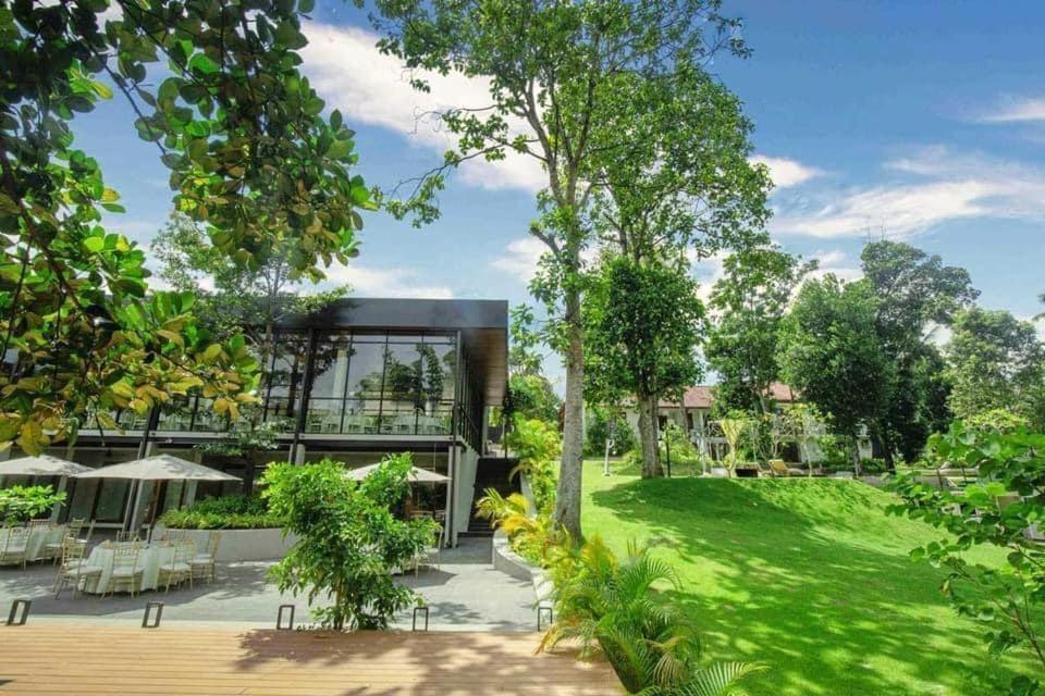 Villa Crystals Malabe Bagian luar foto
