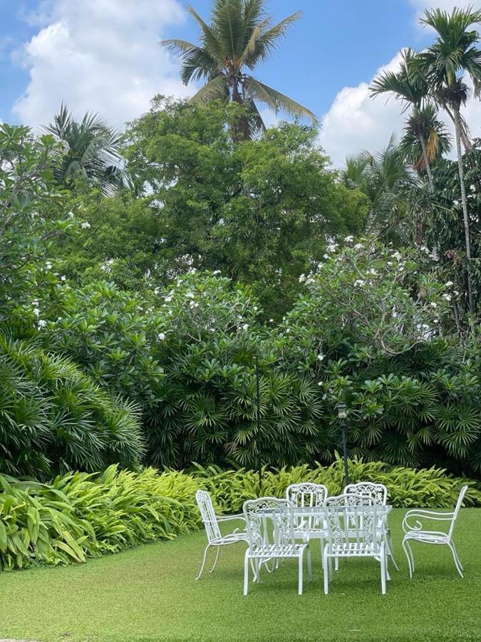 Villa Crystals Malabe Bagian luar foto
