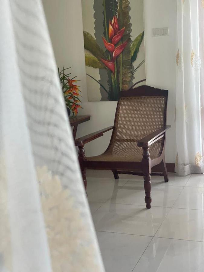 Villa Crystals Malabe Bagian luar foto